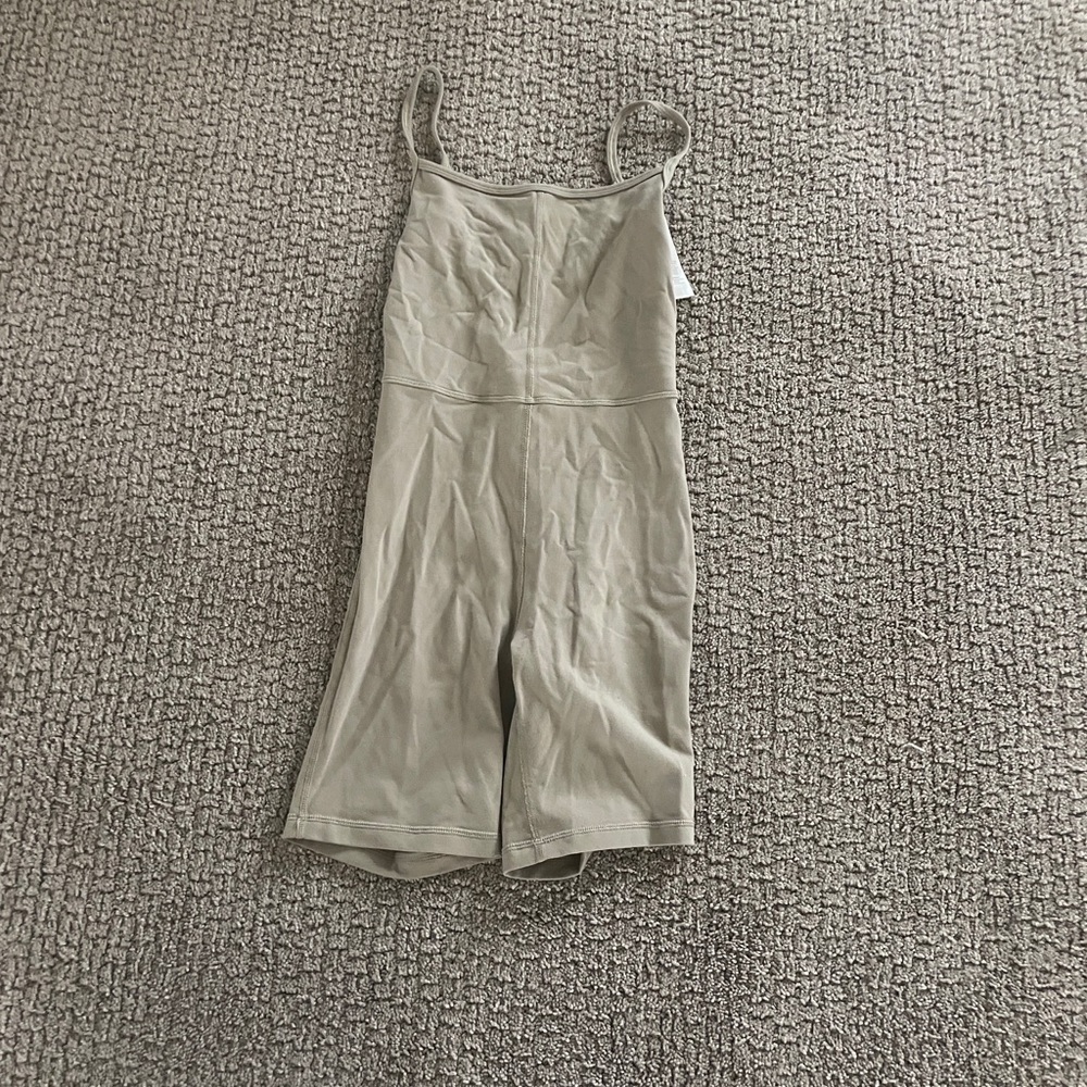 Aritzia Wilfred bodysuit